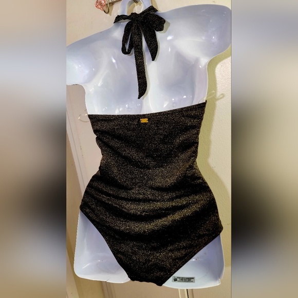 One Pc Swimsuit - Picture 3 of 5